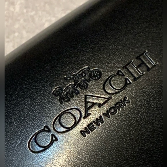 Coach hard case for eyeglasses or sunglasses. - Picture 8 of 11